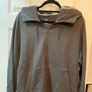 Arc’teryx men’s zip up hoodie